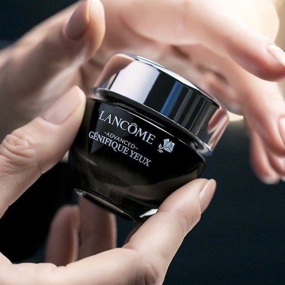 Host Pick!🌸 New LANCÔME Advanced Génifique Yeux - Picture 1 of 2